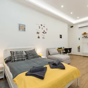 Holidays Downtown Apartment Budapest